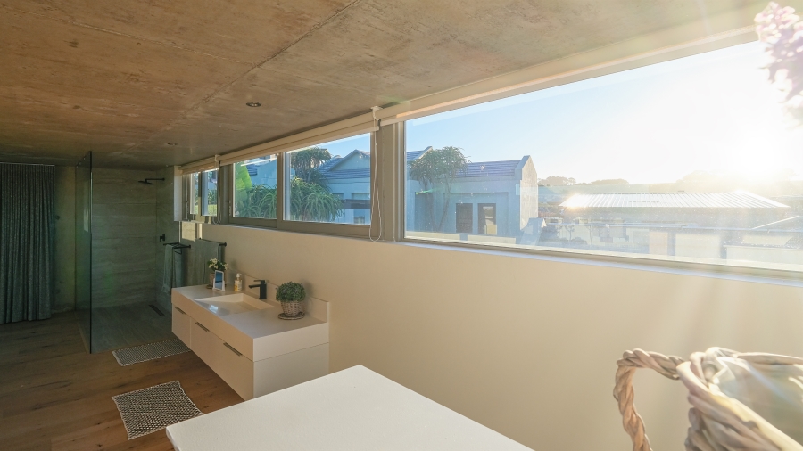 4 Bedroom Property for Sale in Oubaai Western Cape